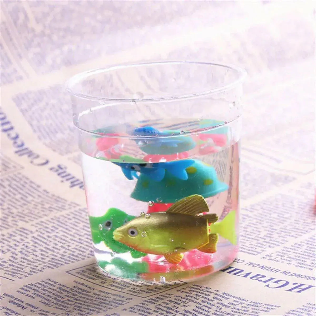 20pcs Mini Betta Fish Cup with Lid Portable Small Plastic Jellyfish Tank Cup