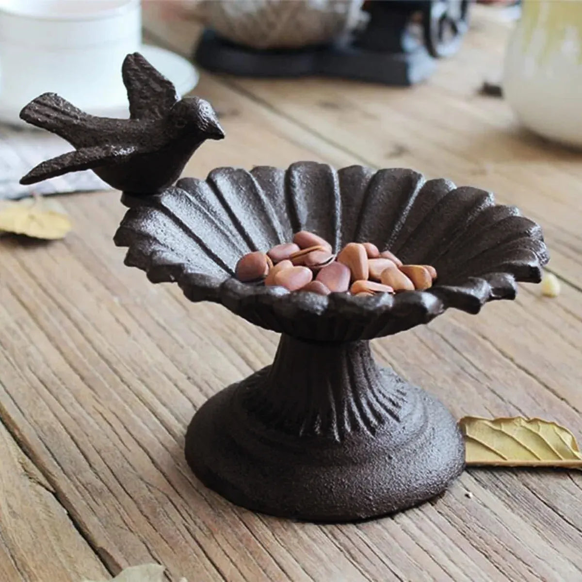 Retro Petal Shaped Bird Feeder Hanging Decorative Outdoor Garden Bird Feeding