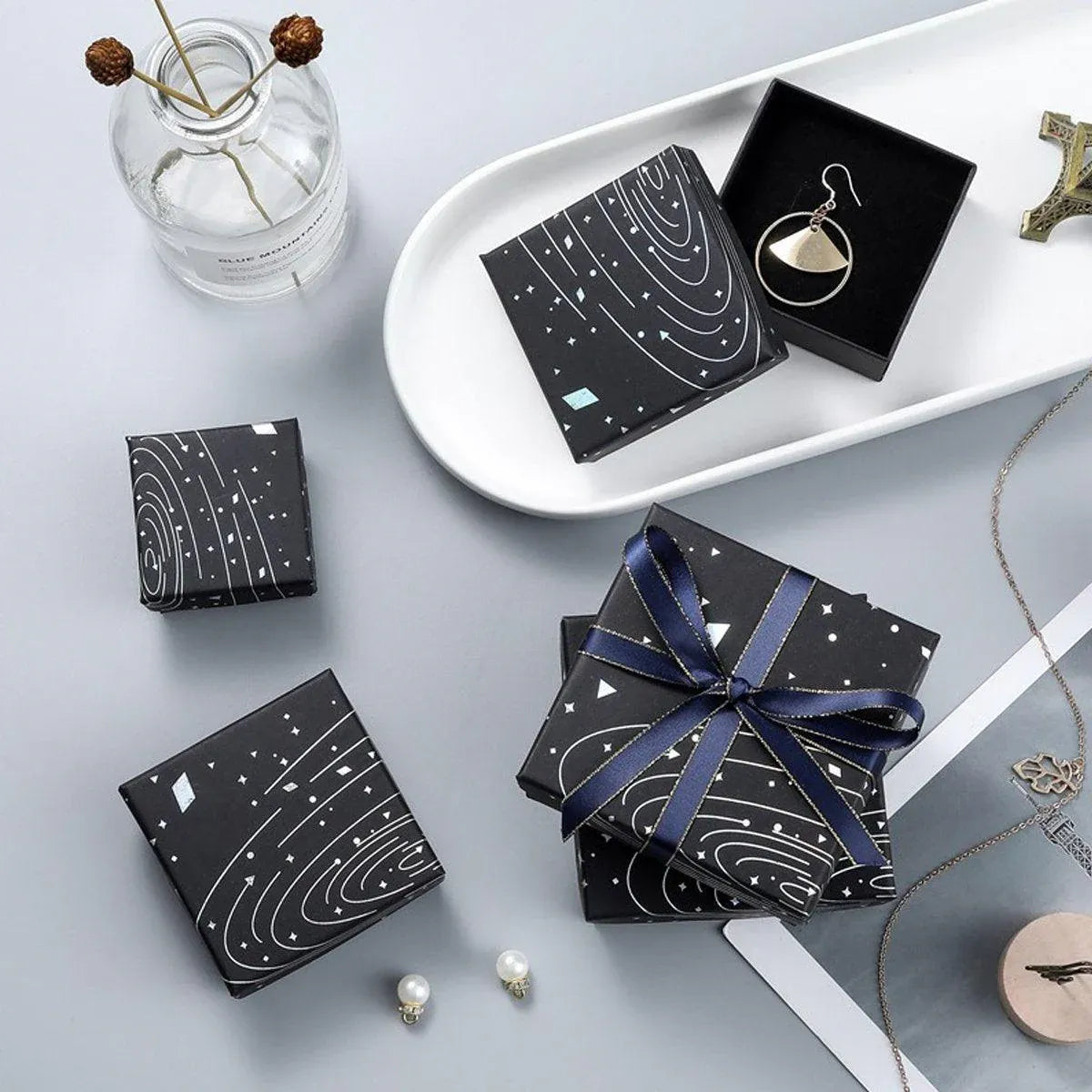 20x Holographic Silver Foil Jewelry Box for Earrings Bracelets Rings Packing Box - 7*7*3cm（Box）