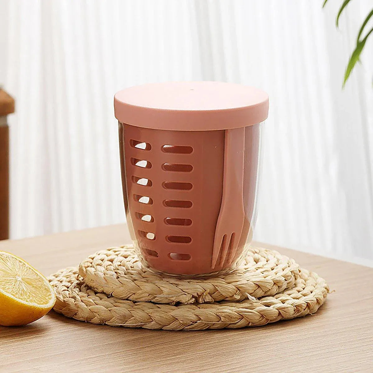 Portable Drainable Fruit Cup Plastic Sealed Cup for Snacks and Travel Use - Green