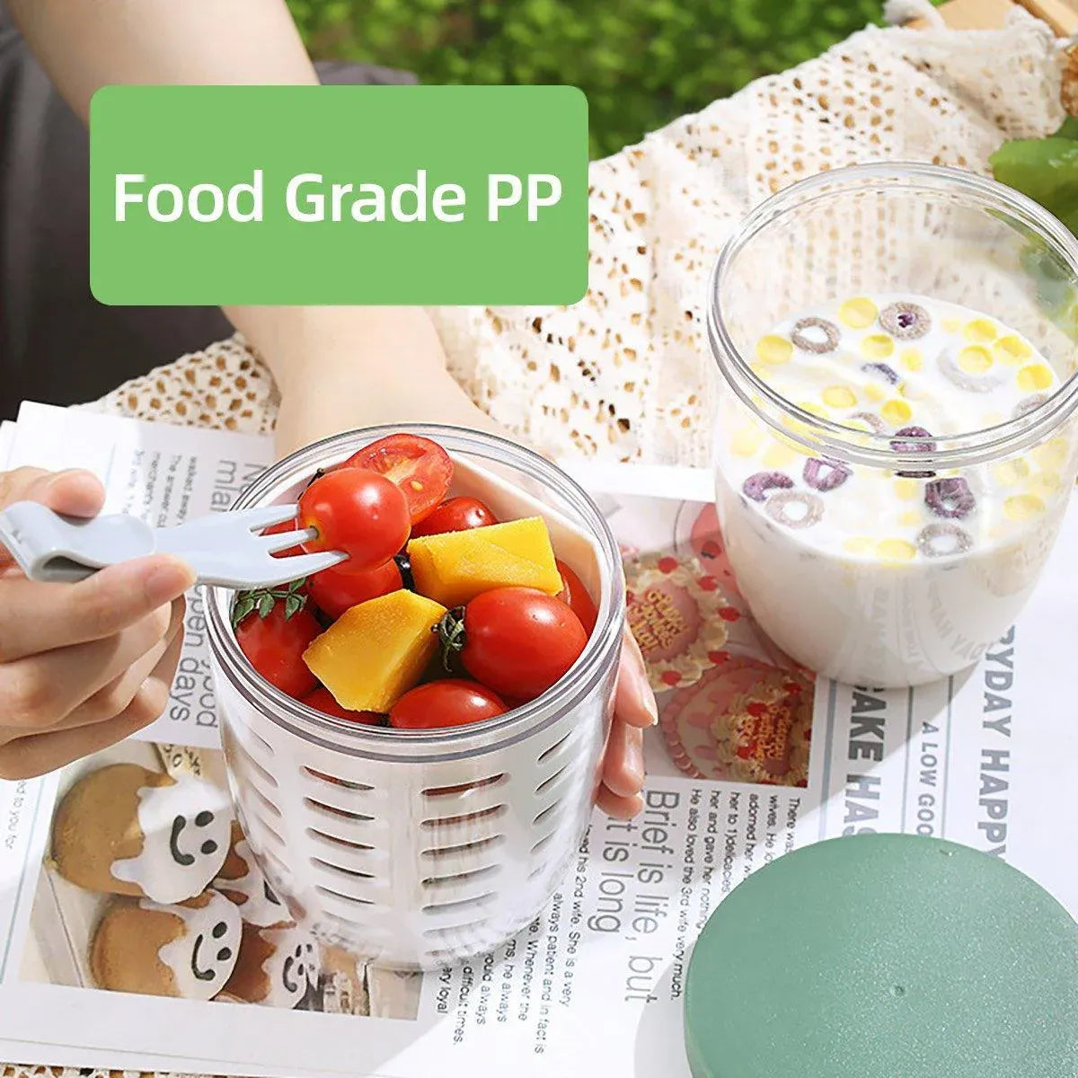 Portable Drainable Fruit Cup Plastic Sealed Cup for Snacks and Travel Use - White