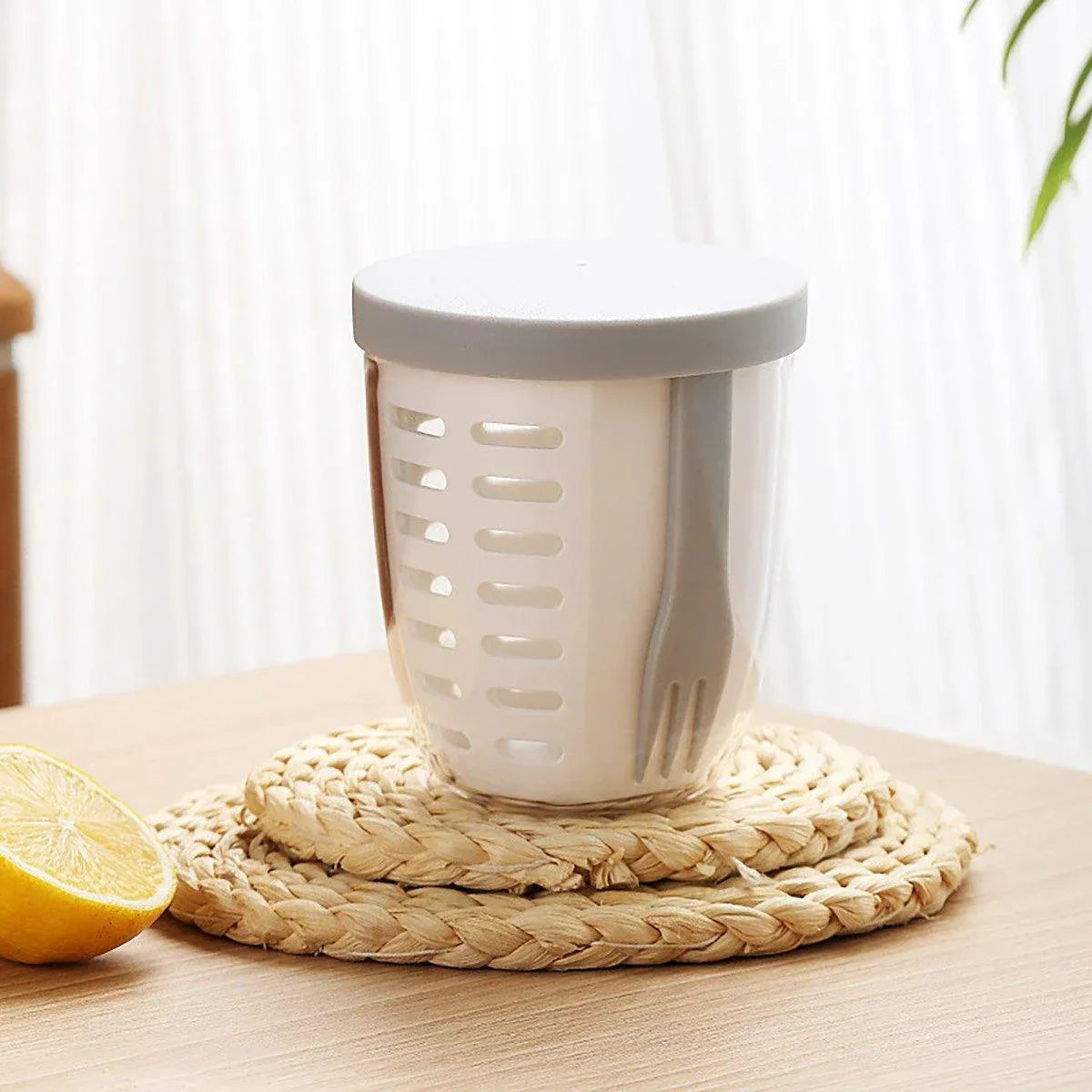 Portable Drainable Fruit Cup Plastic Sealed Cup for Snacks and Travel Use - White