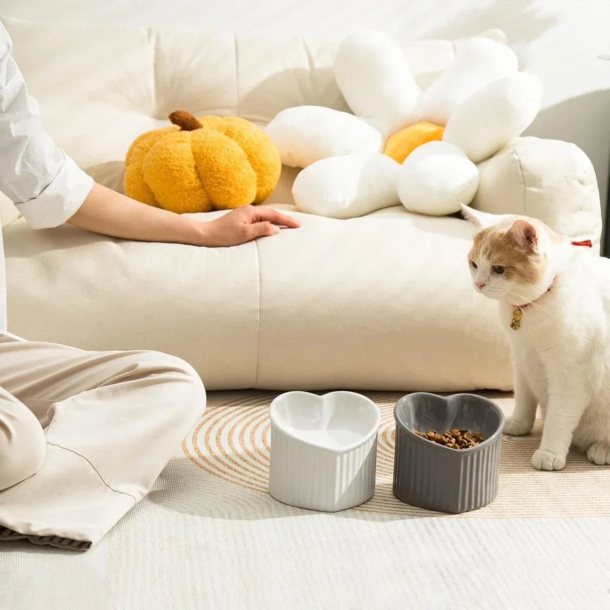 Love Shape Slanted Cat Bowl Ceramic Pet Bowl for Cats Food Water Feeding Dish - Green