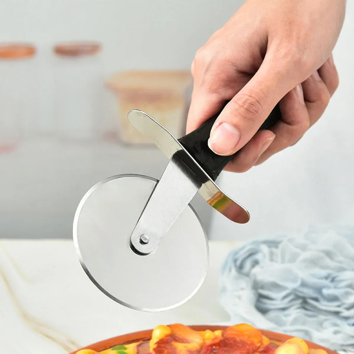 Stainless Steel Pizza Knife Cutter Kitchen Baking Tool Round Slicer for Dough