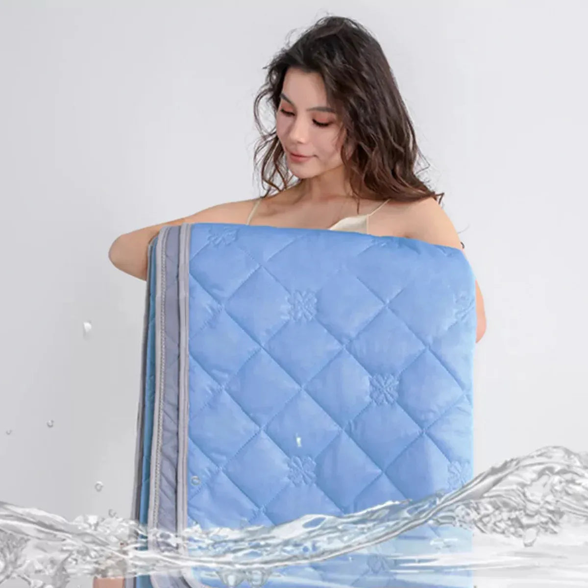 Cooling Summer Quilt 180 x 200cm Ice Silk Solid Colour Lightweight Comforter - Blue