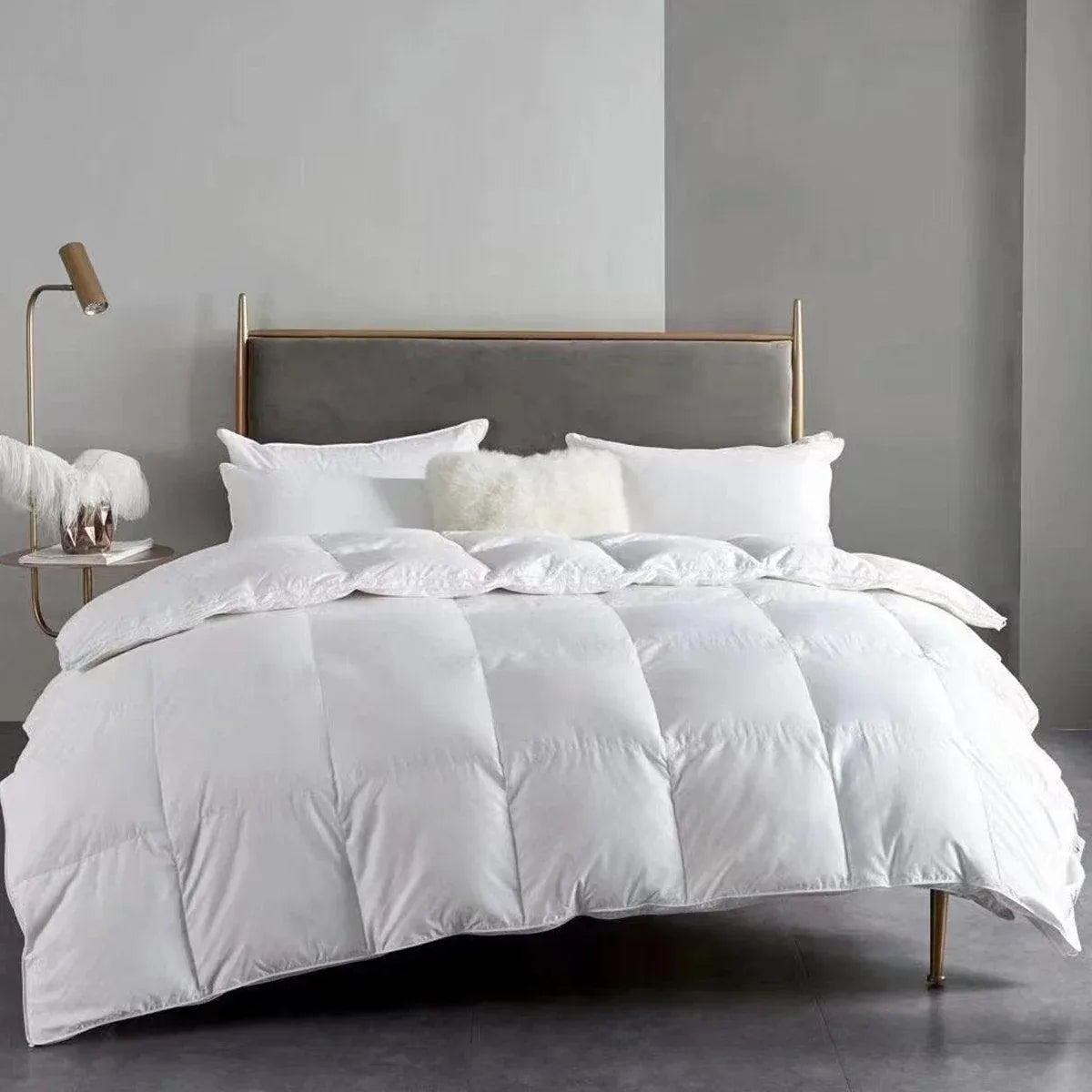 Luxury Hotel Quilt Core – Soft Microfiber Down Alternative Comforter for All Seasons - 210x210cm-Brushed