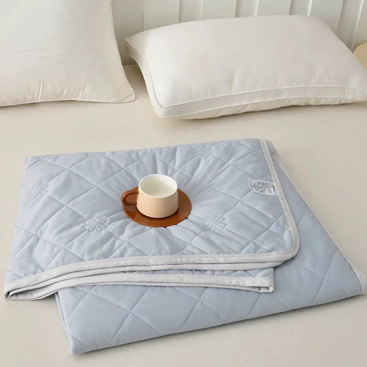 Cooling Summer Quilt 180 x 200cm Ice Silk Solid Colour Lightweight Comforter - Grey