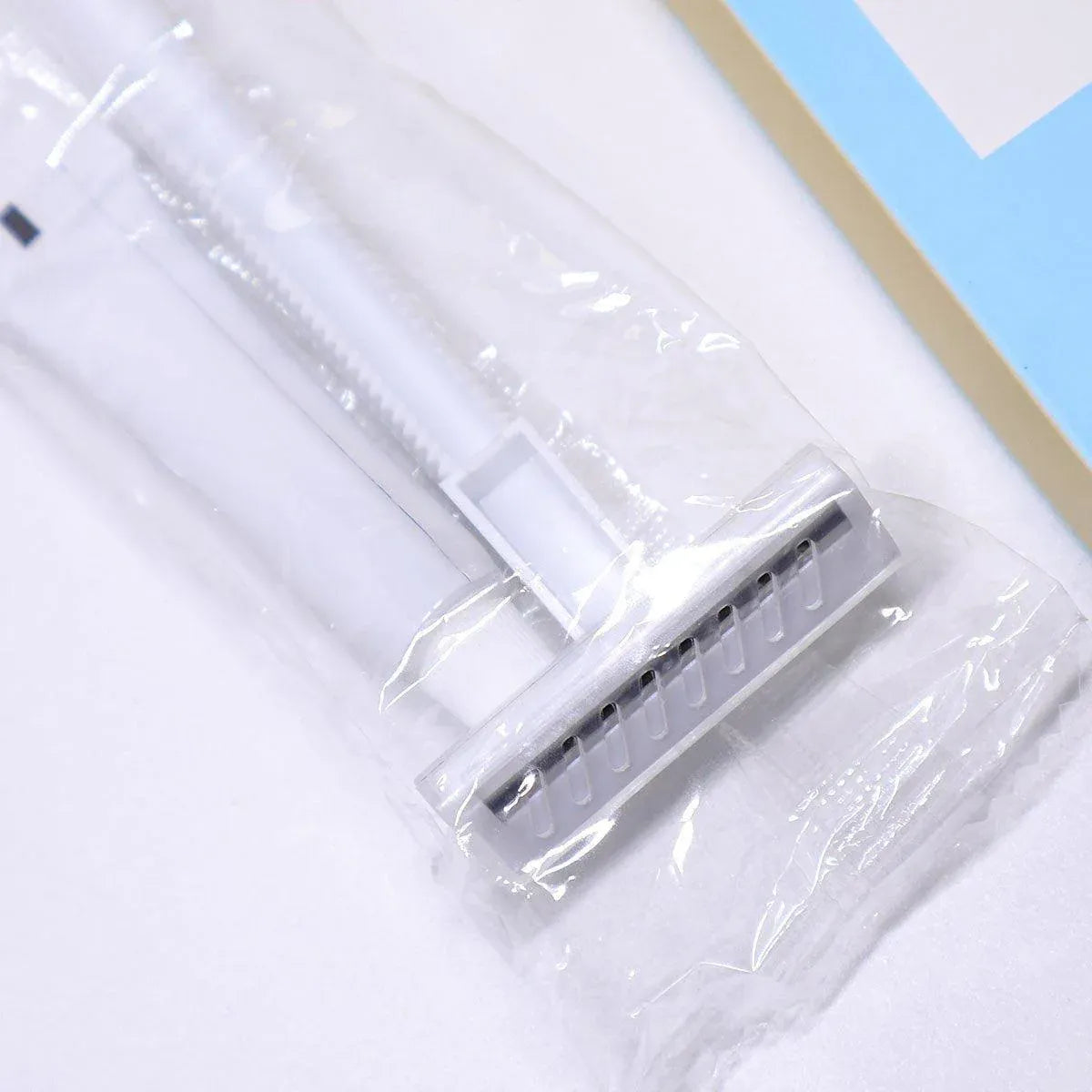 50pcs Hotel Razor and Shaving Cream Set for Guesthouse Bathroom Travel Use - Large